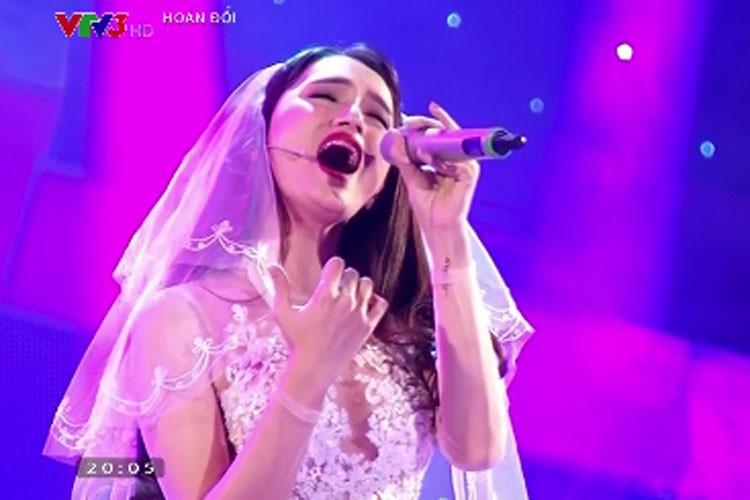 Huong Giang Idol cau hon Tran Thanh trong Hoan doi-Hinh-2
